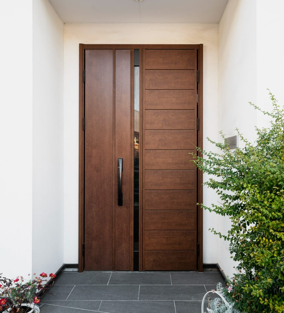 Porte d'entrée en bois